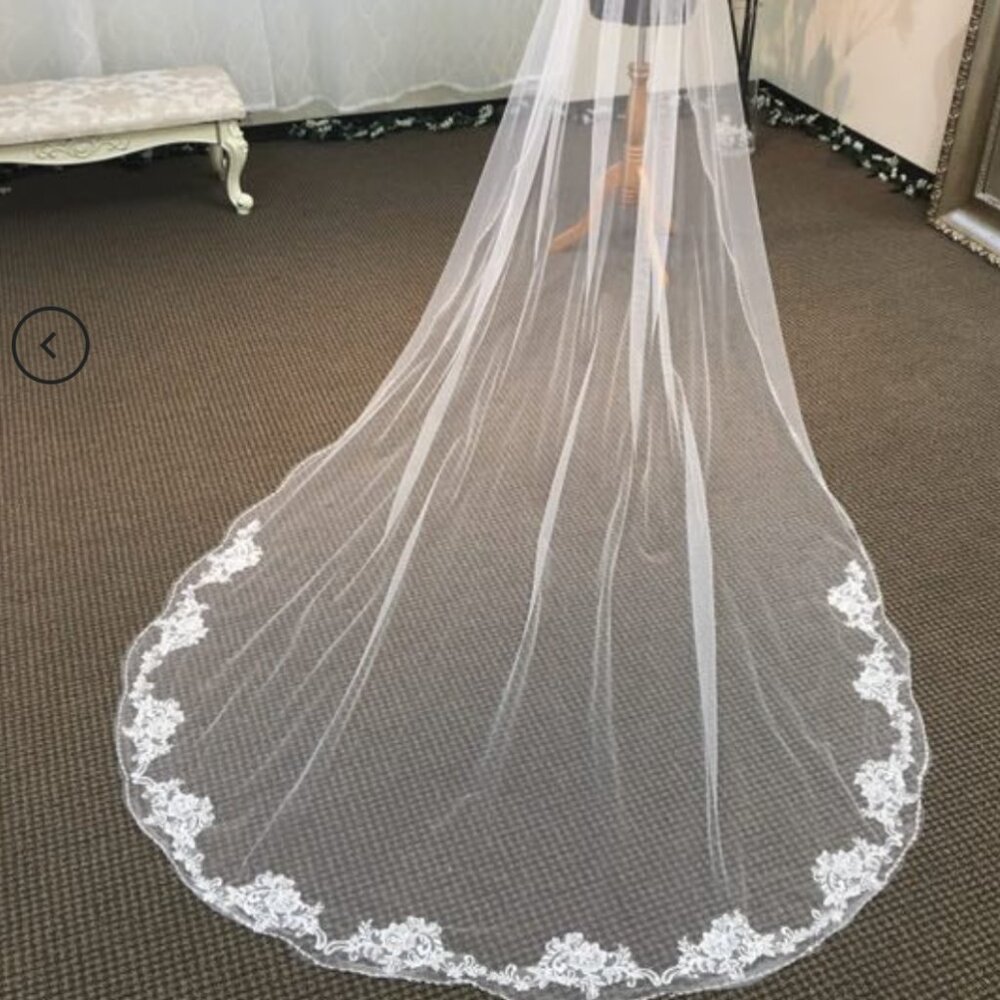 Brand new pearl beaded single layer long veil